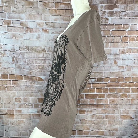 Affliction Women’s Graphic Short Sleeve V-Neck T-Shirt -NWT - Size: Large - Picture 4 of 10